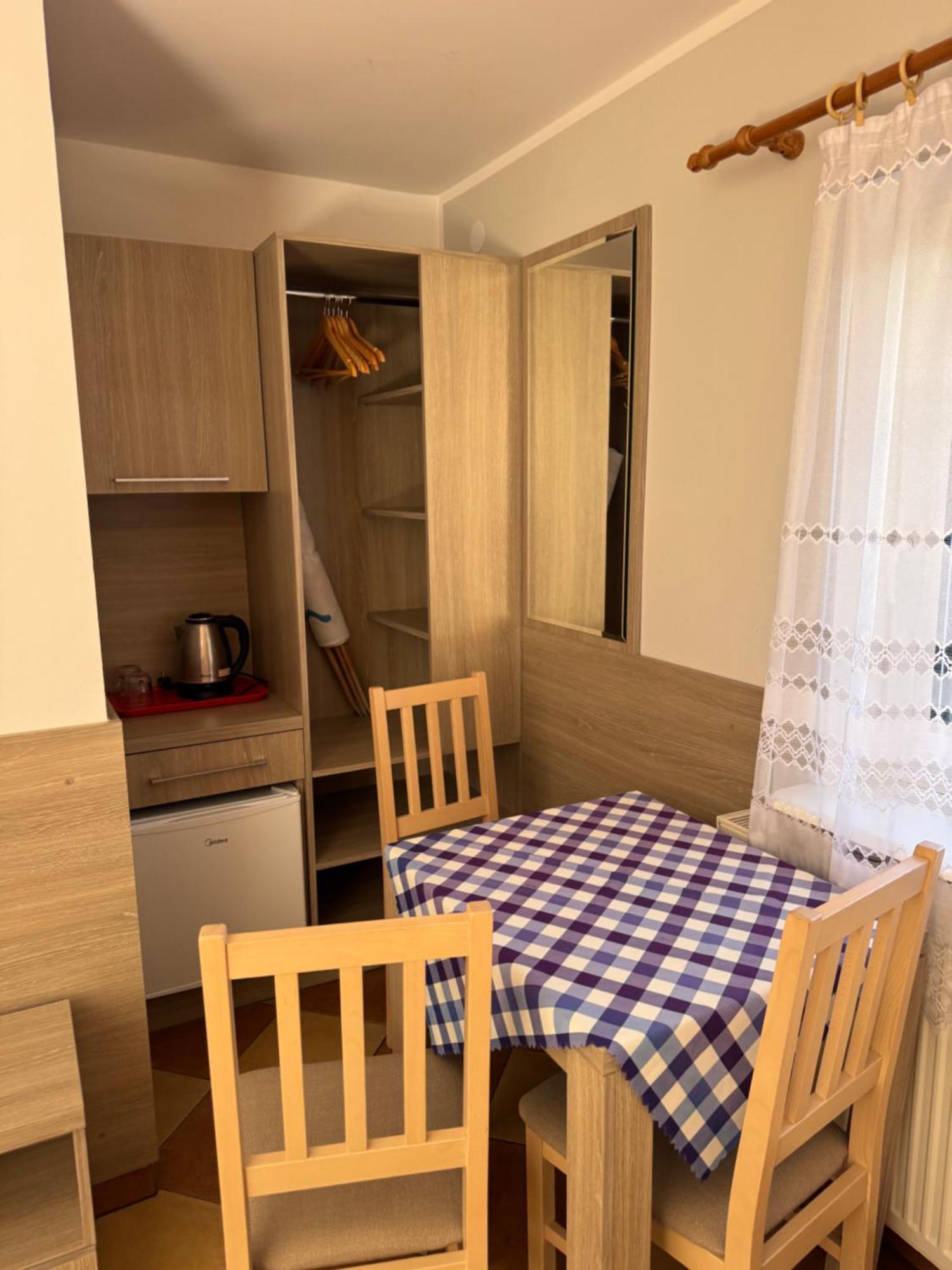 Pokoje Goscinne Przemyk Rewa Extérieur photo